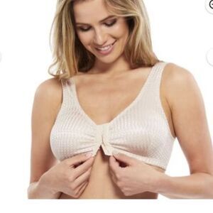 Carole Martin Full-Freedom Comfort Bra 44 Beige NWOT Wire-Free Front Closure